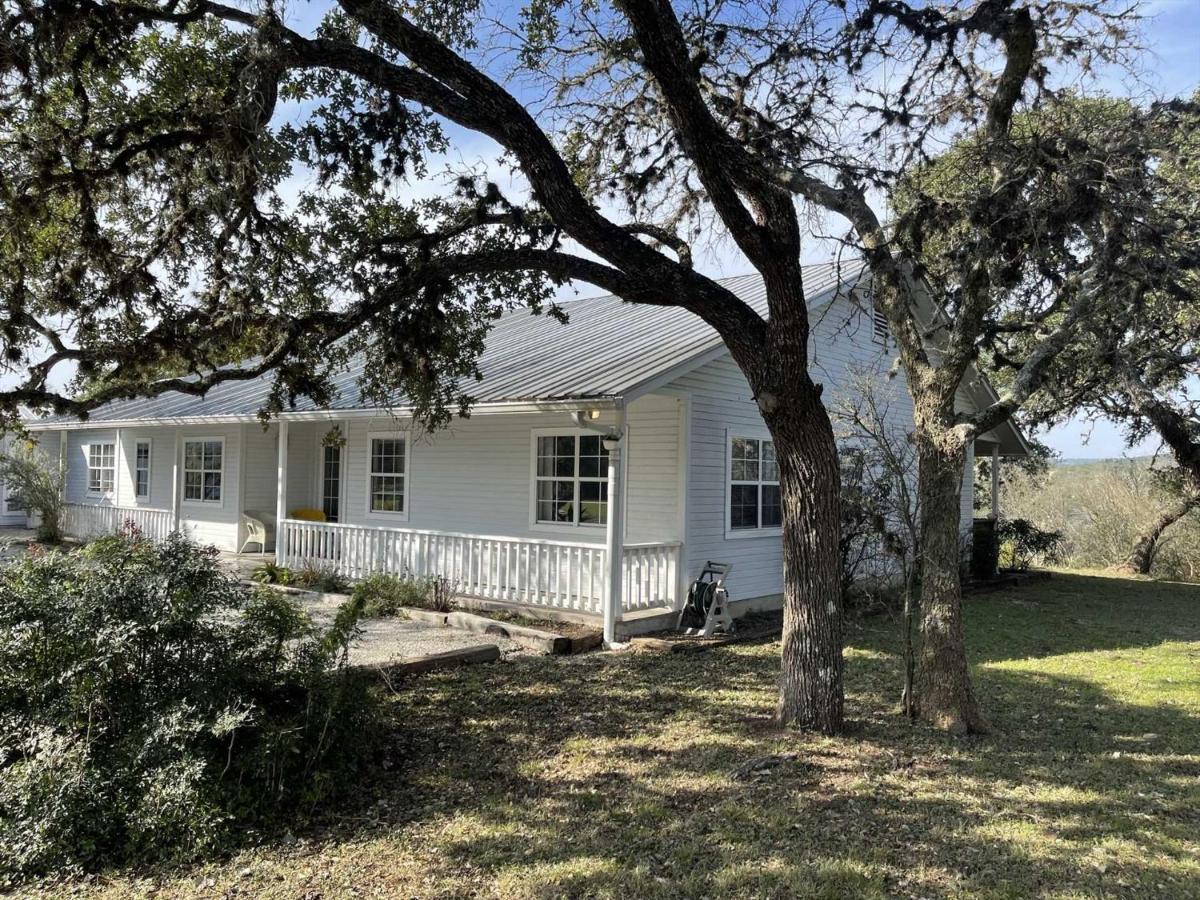 West 1077 Guest Ranch - Retreat Bed and Breakfast Tarpley Εξωτερικό φωτογραφία
